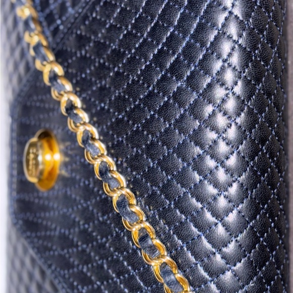 Authentic Bally Leather Quilted Crossbody Handbag/Purse Gold Chainstrap Mint - Picture 7 of 15